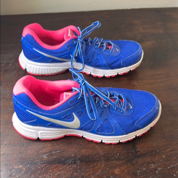 Nike Blue and Pink Athletic Shoes with Mesh Uppers - Picture 10 of 11